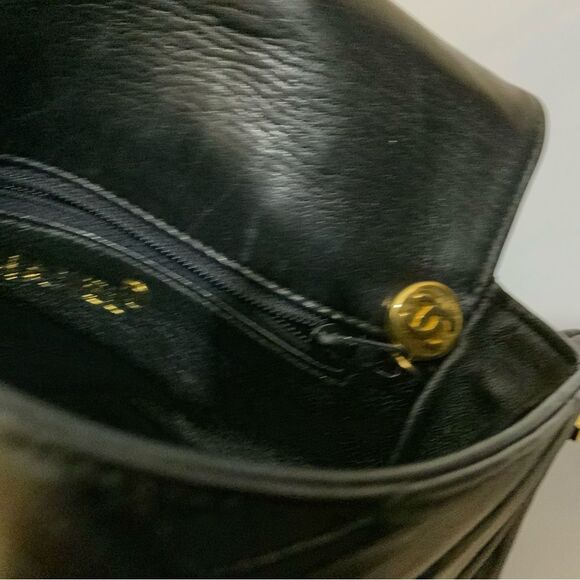 Chanel Vintage CC Turnlock Crossbody Bag Envelope Flap Chevron Lambskin Mini - Picture 14 of 16